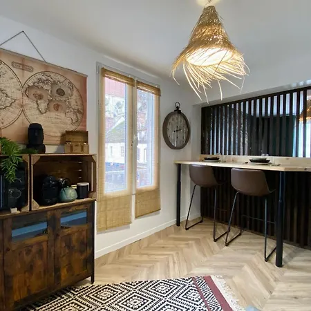 L'Expedition - Best Keys - Experience Unique - Deco Immersive - Lit Queen Size & Canape Convertible - Centre Ville - Netflix & Wifi Illimite - Check-In Autonome - Parking Gratuit Villeneuve-sur-Yonne Exterior foto