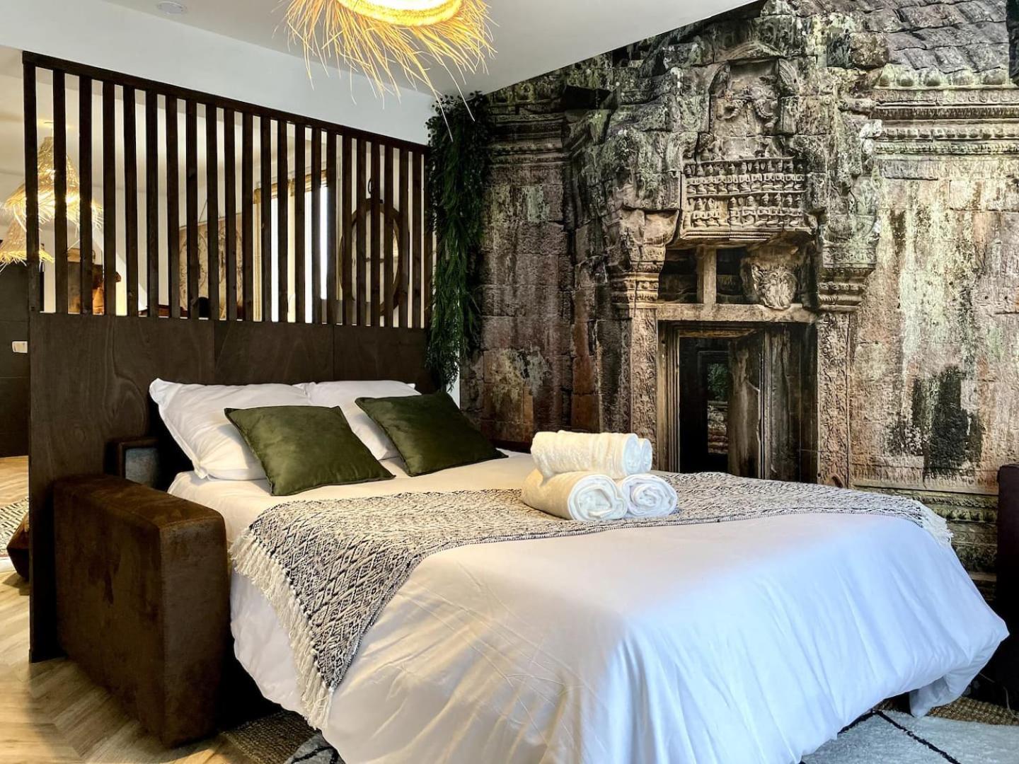 Apartment L'expedition - Keys - Experience Unique - Deco Immersive - Lit Queen Size & Canape Convertible - Centre - Netflix & Wifi Illimite - Check-in Autonome - Parking Gratuit Villeneuve-sur-Yonne